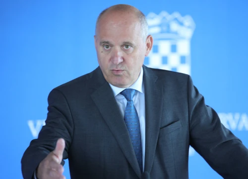 Bačić: Pomoći ćemo mladima pri kupnji ili iznajmljivanju stana