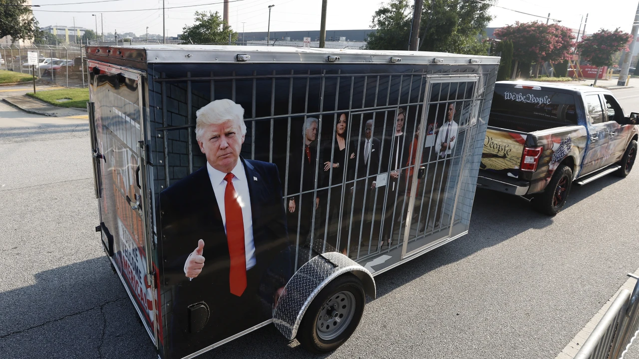 Trump bi se danas trebao predati u zatvor u Georgiji zbog pokušaja poništenja rezultata izbora