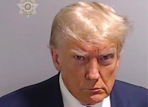 Fotografija Donalda Trumpa iz zatvora u Georgiji ulazi u povijest