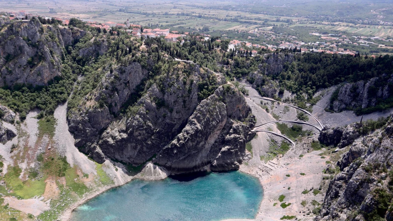 Geopark Biokovo-Imotska jezera uvršten na UNESCO-vu listu svjetskih geoparkova
