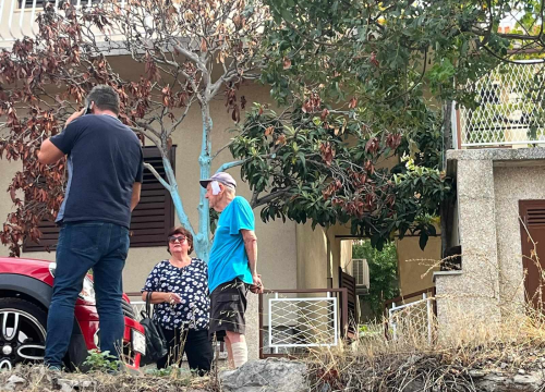 Fotografija 5 - Komunalni (ne)red: Grad odlučio postaviti kamene blokove, građani ih spriječili, intervenirala i policija!