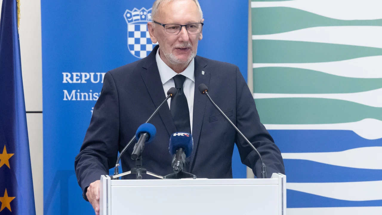 Ministar Božinović: 'Izrečene kazne za unošenje ustaške zastave na stadion'