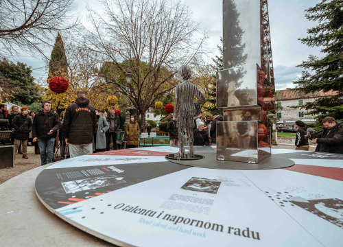 Fotografija 26 - Umjetnička instalacija u spomen na Dražena Petrovića svečano otkrivena u đardinu
