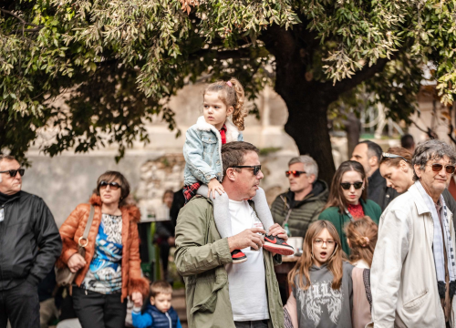 Fotografija 17 - 'Jedinstveni spoj starosti i neiskustva': Teke Yeke rasplesali sve u Parkiću