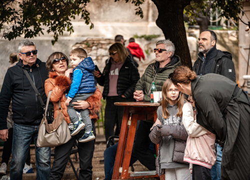 Fotografija 16 - 'Jedinstveni spoj starosti i neiskustva': Teke Yeke rasplesali sve u Parkiću