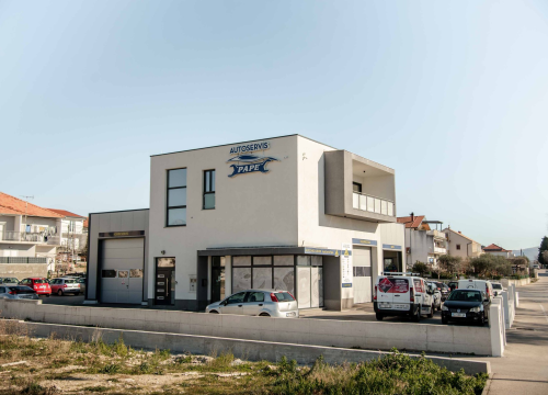 Fotografija 4 - Iznajmljuje se atraktivan i prostran poslovni prostor u Ražinama!