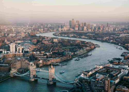 Princ Harry doputovao u London nakon vijesti o bolesti svog oca