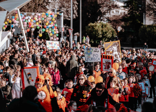 Fotografija 3 - Maškarana povorka prošla kroz grad (2. dio): Najbolja maska Lego, najprovokativnija Oko sokolovo
