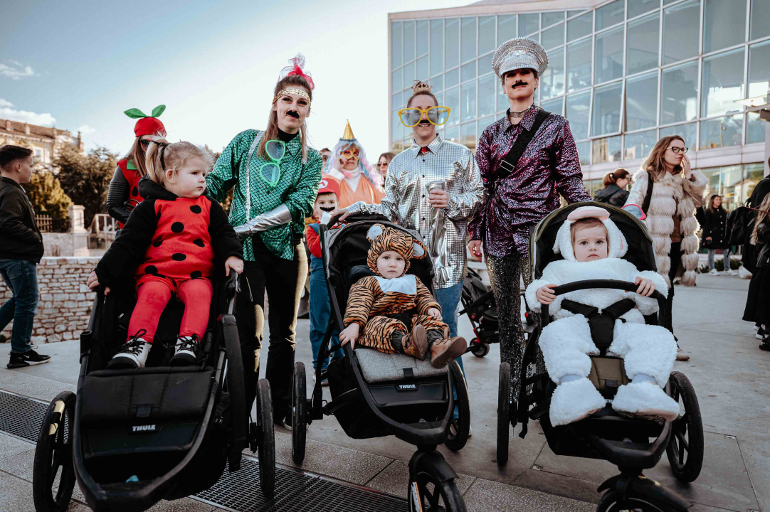 Maškarana povorka prošla kroz grad (2. dio): Najbolja maska Lego, najprovokativnija Oko sokolovo