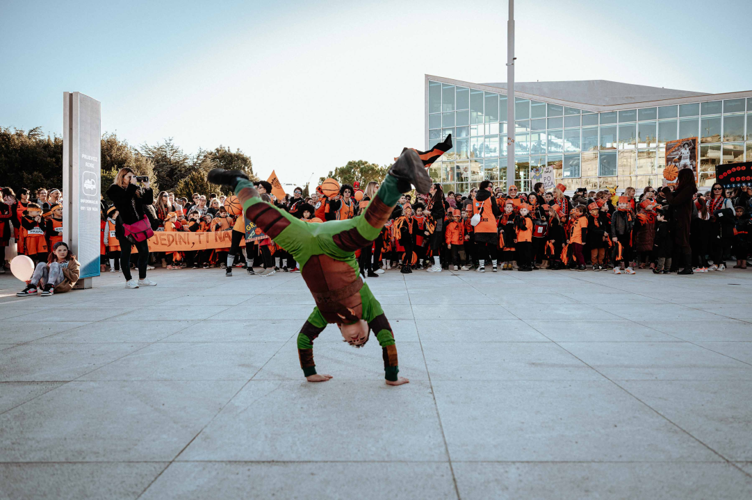 Maškarana povorka prošla kroz grad (2. dio): Najbolja maska Lego, najprovokativnija Oko sokolovo