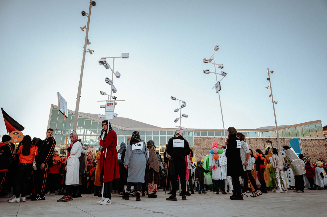 Maškarana povorka prošla kroz grad (2. dio): Najbolja maska Lego, najprovokativnija Oko sokolovo