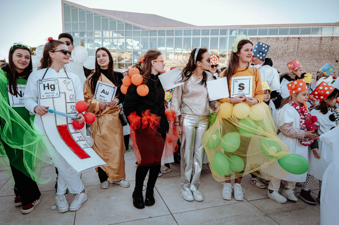 Maškarana povorka prošla kroz grad (2. dio): Najbolja maska Lego, najprovokativnija Oko sokolovo