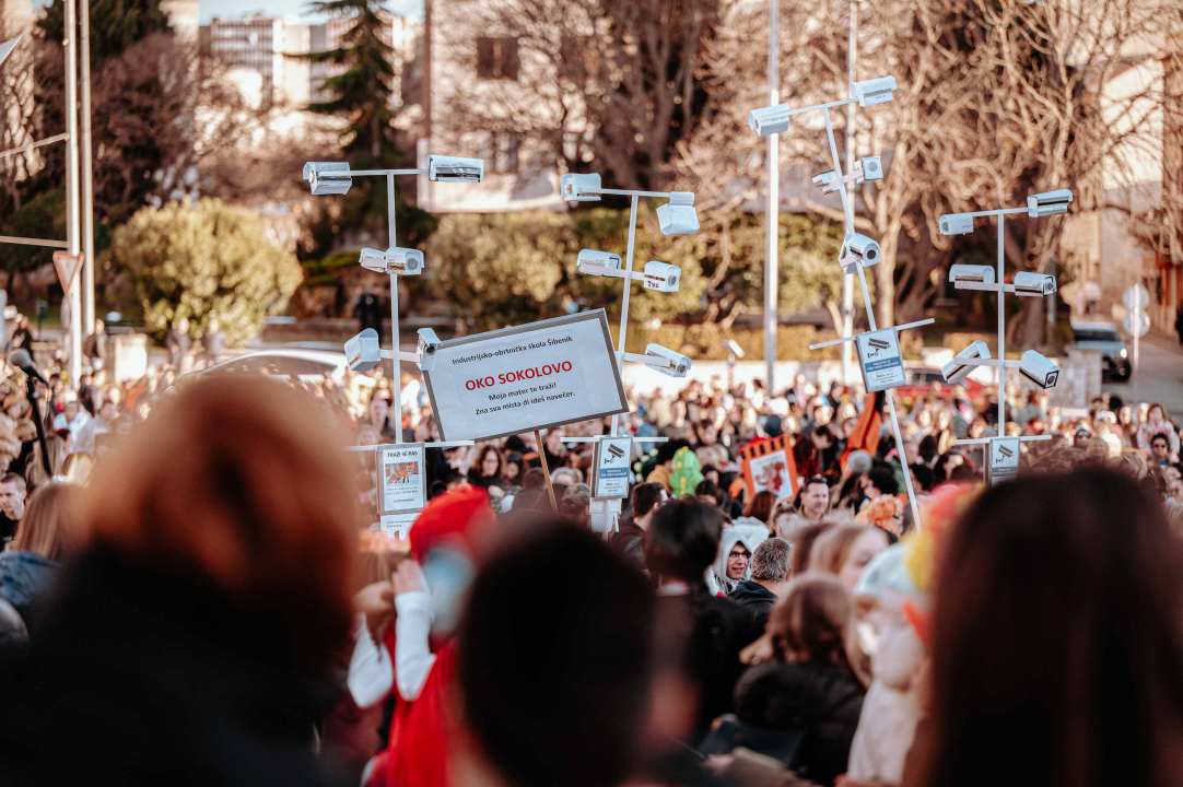 Maškarana povorka prošla kroz grad (2. dio): Najbolja maska Lego, najprovokativnija Oko sokolovo