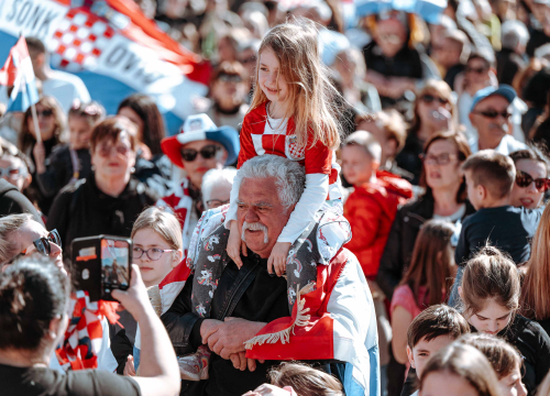 Fotografija 12 - Šibenčani masovno dočekali svjetske prvake, Tucak: 'Gdje god pođem osjećam ljubav koju mi pružate'