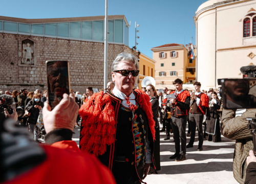 Fotografija 17 - Šibenčani masovno dočekali svjetske prvake, Tucak: 'Gdje god pođem osjećam ljubav koju mi pružate'