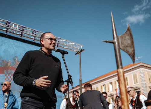 Fotografija 27 - Šibenčani masovno dočekali svjetske prvake, Tucak: 'Gdje god pođem osjećam ljubav koju mi pružate'