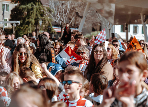 Fotografija 28 - Šibenčani masovno dočekali svjetske prvake, Tucak: 'Gdje god pođem osjećam ljubav koju mi pružate'