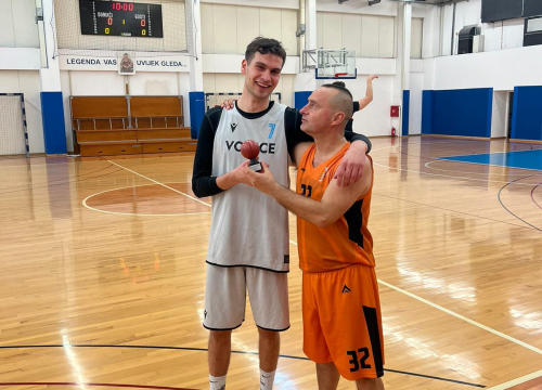 Fotografija 4 - Šibenski rekreativni košarkaši zabavljali sebe i gledatelje na All-Staru