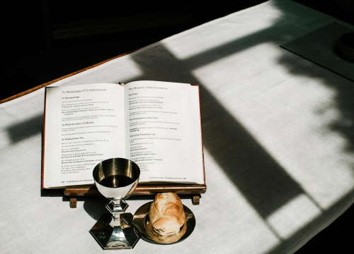 Kalabrijska mafija svećeniku stavila izbjeljivač u misno vino