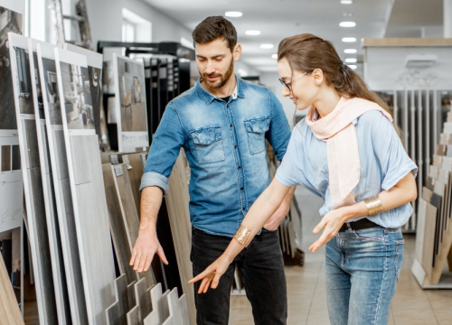 Ludilo u Građi za 8. mart: Što to privlači mase?