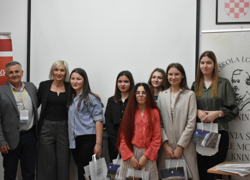 Fotografija 3 - U kninskoj srednjoj školi održano regionalno natjecanje Poslovni izazov 2024. za regiju Jug