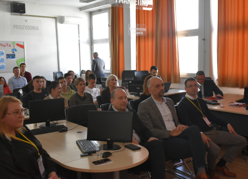 Fotografija 13 - U kninskoj srednjoj školi održano regionalno natjecanje Poslovni izazov 2024. za regiju Jug