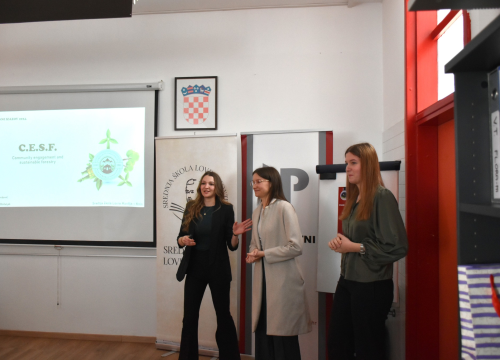 Fotografija 16 - U kninskoj srednjoj školi održano regionalno natjecanje Poslovni izazov 2024. za regiju Jug