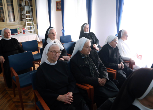 Fotografija 3 - Održan korizmeni susret redovnica i biskupa Tomislava Rogića