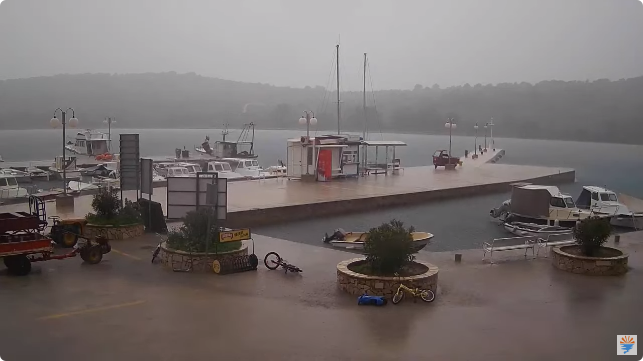 Obilna kiša na šibenskim otocima, na Žirju i Kapriju palo 45 litara po kvadratu