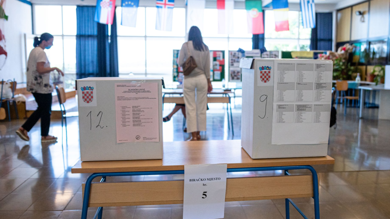 Dio analitičara smatra da je datum izbora dobra odluka, drugi da je štetna