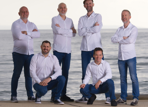 Poslušajte novu pjesmu klape Kampanel s kojom žele izmamiti osmijeh svima