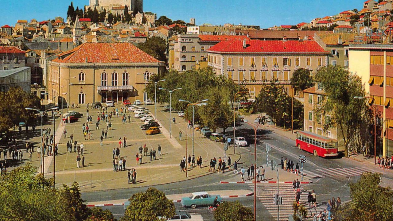 Šibenski leksikon: Ferata je bila glavna veza Šibenika sa Zagrebon i  cilin sviton, ali je svaka đita u bilo kojen smjeru zapinjala na Perkoviću