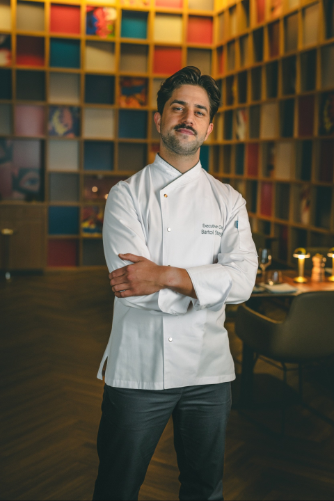 Tišnjaninu Bartolu ljubav prema kuhanju prenijela je baka, a danas je kuhar u luksuznom restoranu: 'Odricanja ima, ali je uspjeh nagrada'