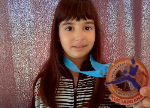 Fotografija 3 - Pirovački karataši osvojili šest medalja na međunarodnom natjecanju