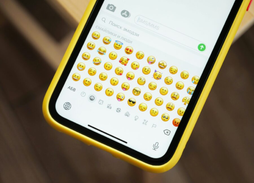 Generaciju X i Baby Boomere najviše zbunjuju ovi emojiji