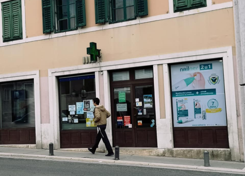 Iz ljekarni se povlače serije poznatog dječjeg lijeka