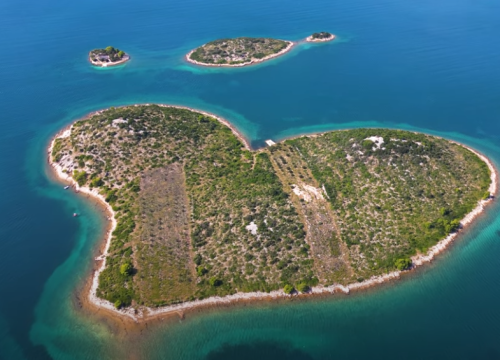 Devastacija poznatog otoka: Netko je krenuo s ilegalnom gradnjom pristaništa