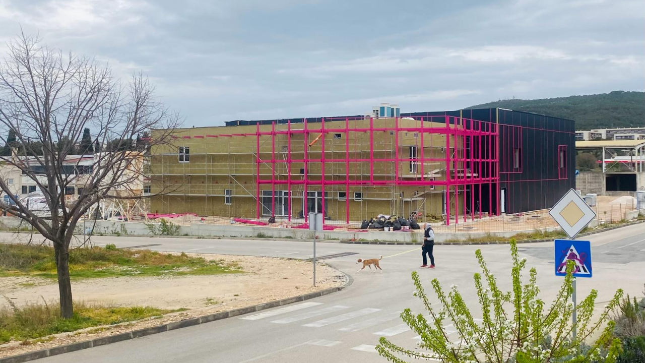 U Šibeniku uskoro otvara PULSE ARENA za djecu i mlade i restoran PIZZAHOLIC!