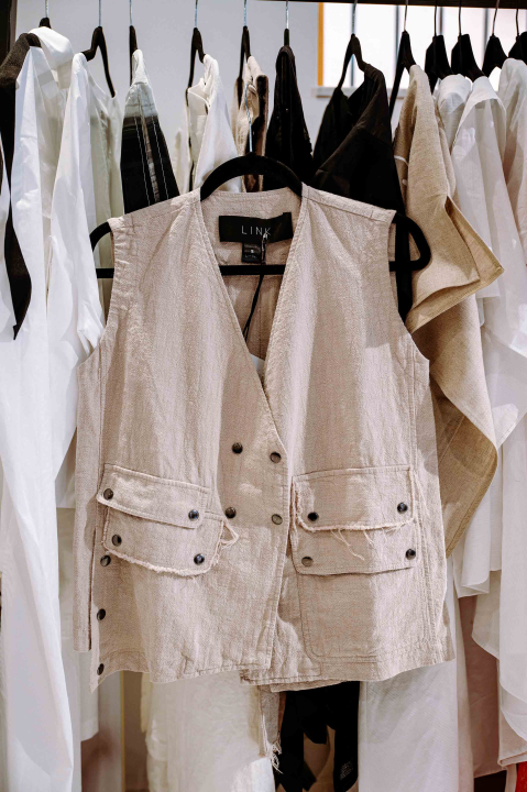 Proljeće u Galeriju Juraj Dalmatinac donosi nove kolekcije odjeće i popust na umjetnine