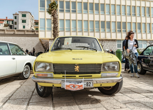 Fotografija 5 - Oldtimeri izazvali veliki interes među Šibenčanima