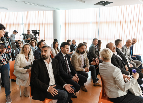 Fotografija 6 - Zoran Milanović u Industrijsko-obrtničkoj školi: 'Slične škole u Zagrebu izgledaju otužno, kao olupine'