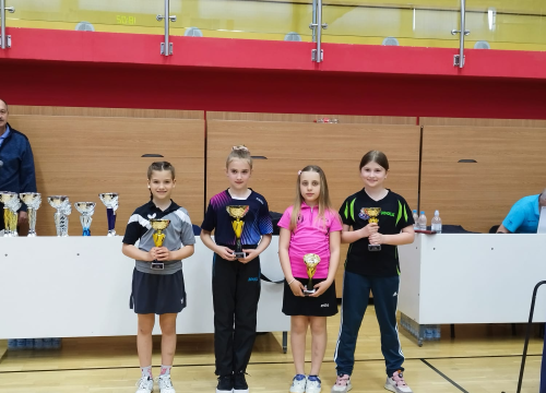 Fotografija 2 - Uspjeh mladih šibenskih stolnotenisačica: Sestre Loreta i Katja Mandić na postolju