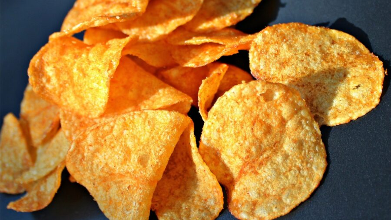 Nema friteze i ulja: Domaći čips iz mikrovalne, hrskav i začinjen točno kako vi volite