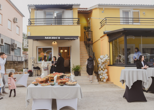 Fotografija 27 - Merci flower&gift shop nudi najljepše cvjetne bukete i asortiman poklona!