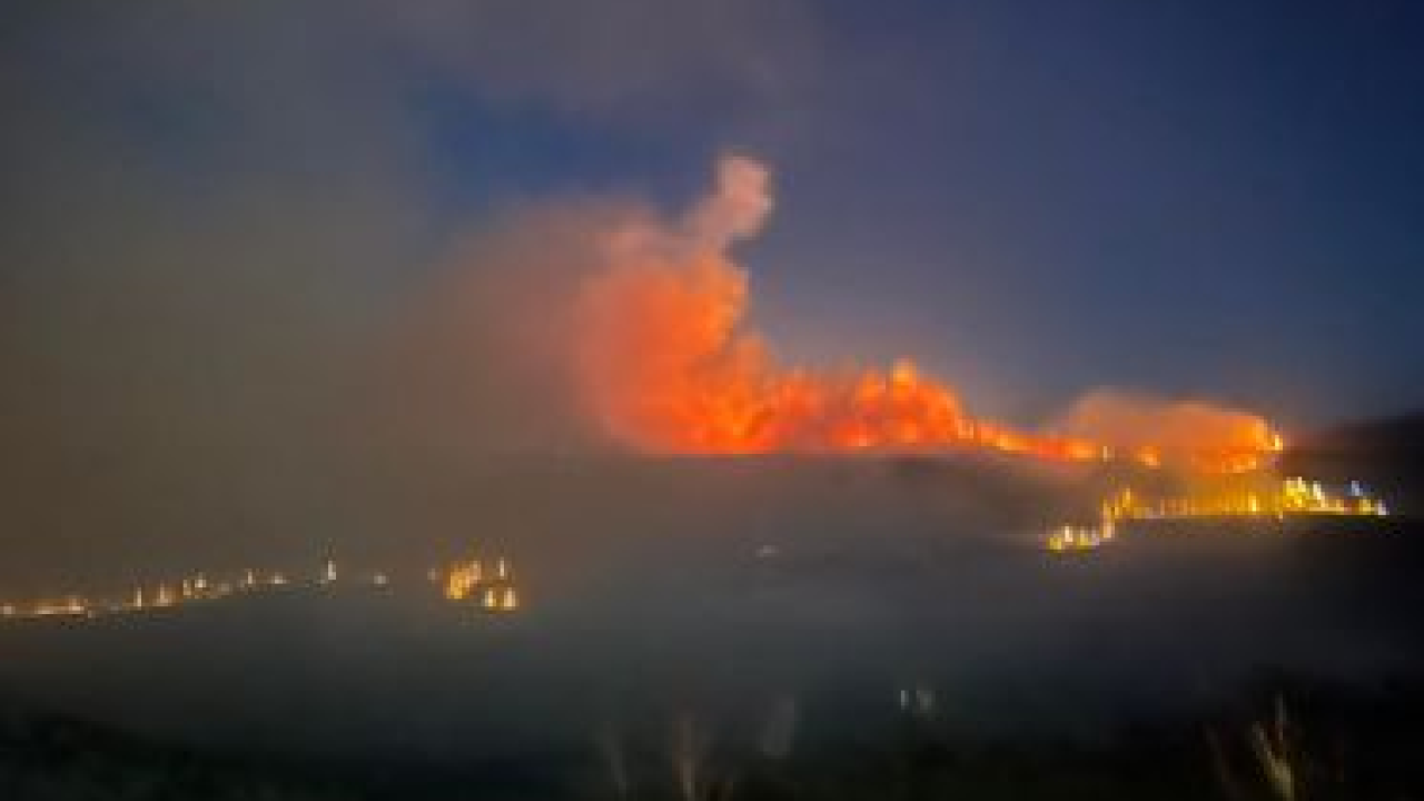 Još nije ugašen požar kod Vrpolja: Od jutros ga gase i dva kanadera