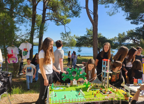 Fotografija 3 - Smotra obrazovnih institucija u kanalu sv. Ante: Kako je počela znanost na mom otoku