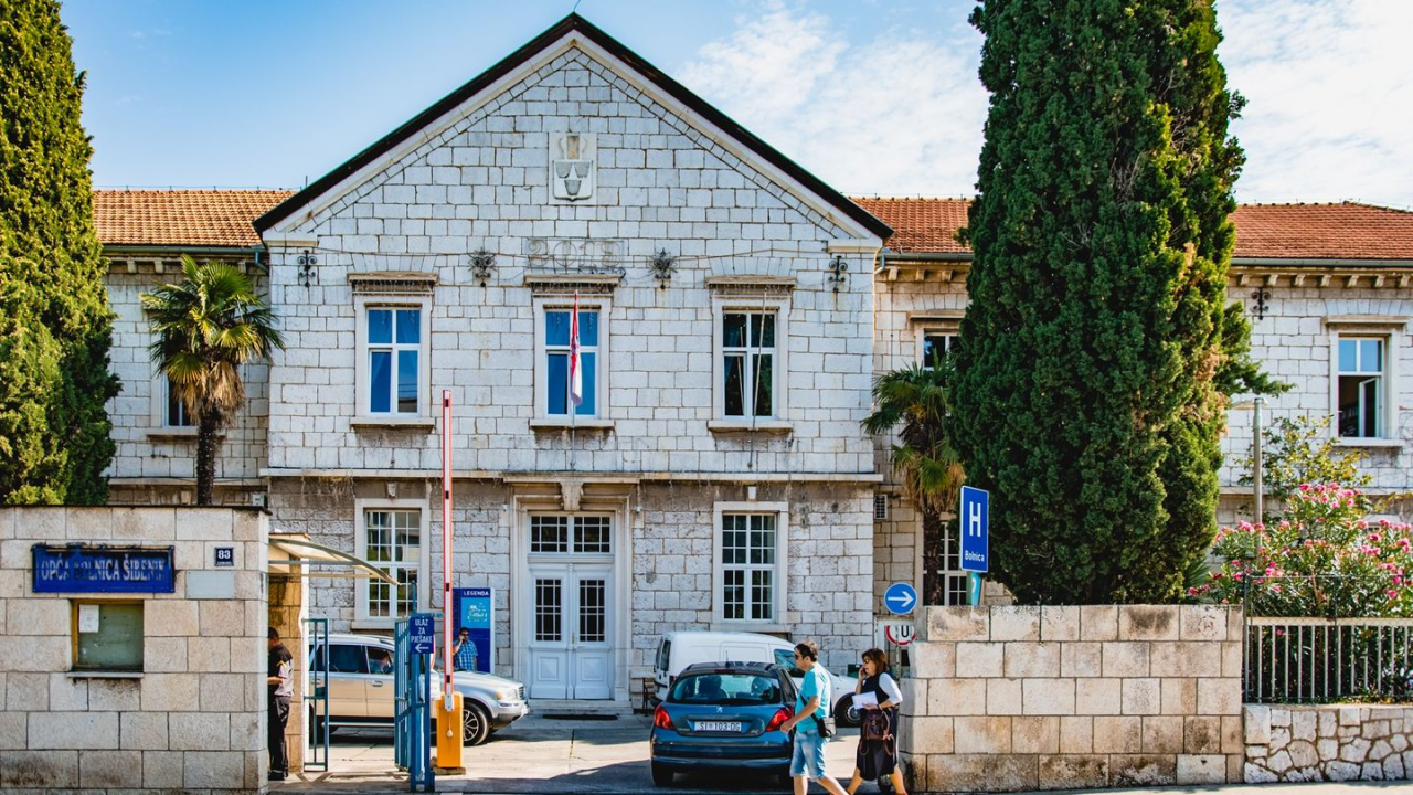 U Šibeniku uhićen 55-godišnjak koji je 14 puta koristio tuđu zdravstvenu iskaznicu