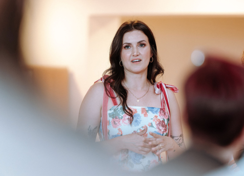 U knjižnici otvorena izložba 'Izađi mala' Sanje Dugandžić