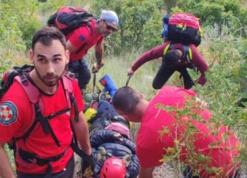 Fotografija 3 - Šibenski HGSS-ovci iz kanjona Čikole izvukli ozlijeđenu ženu