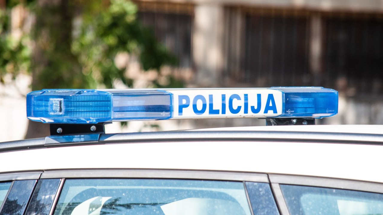 Kaznena prijava mladiću (23) koji je u Kistanjama vozio automobil s krivotvorenom registracijom